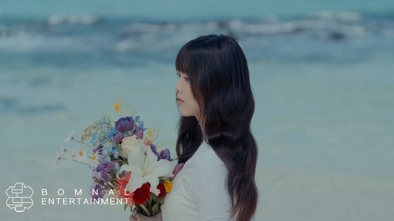 A moment captured by Ji Suyeon's fan