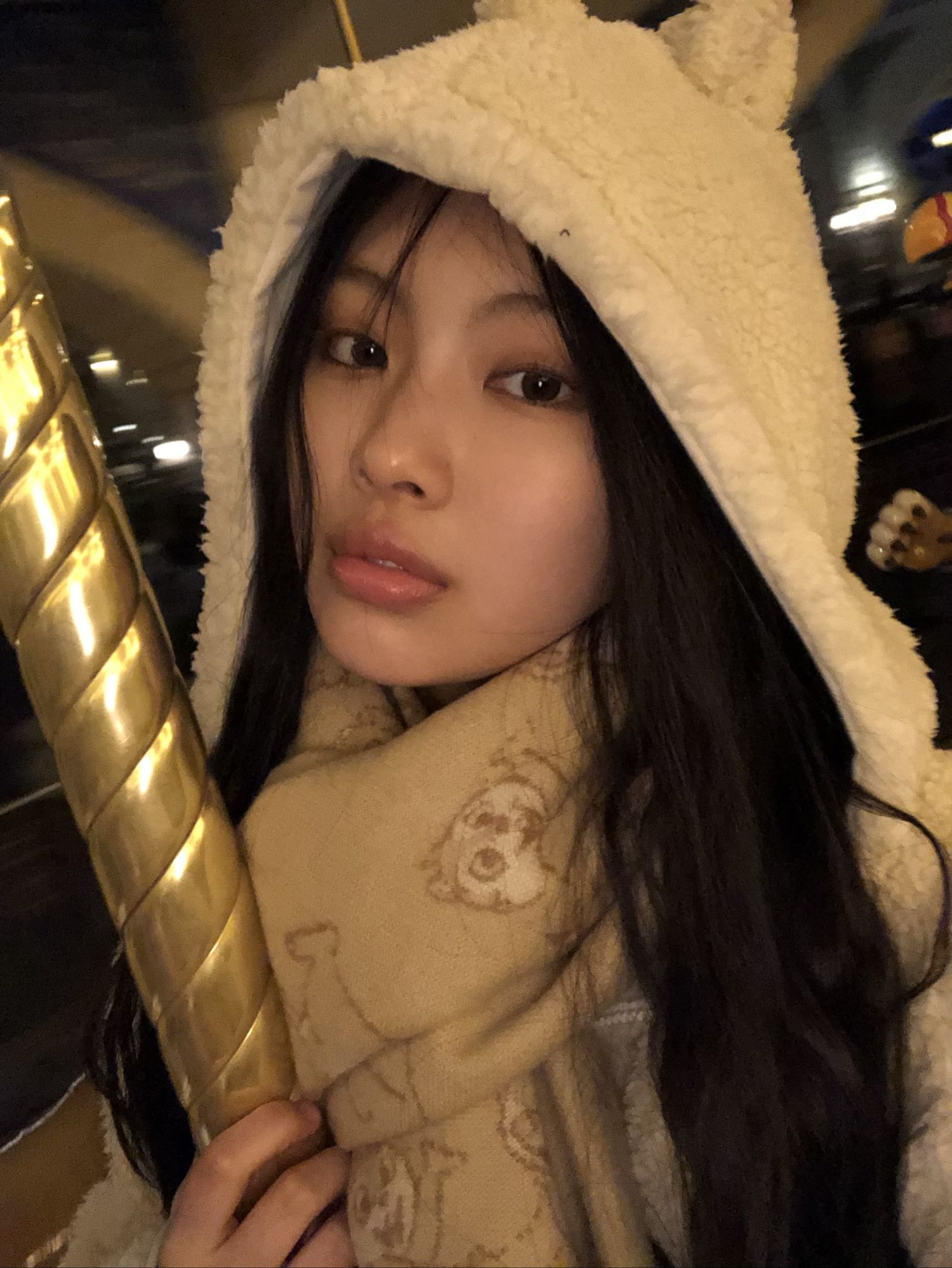 Behind-the-scenes cut of Hyein (NewJeans)