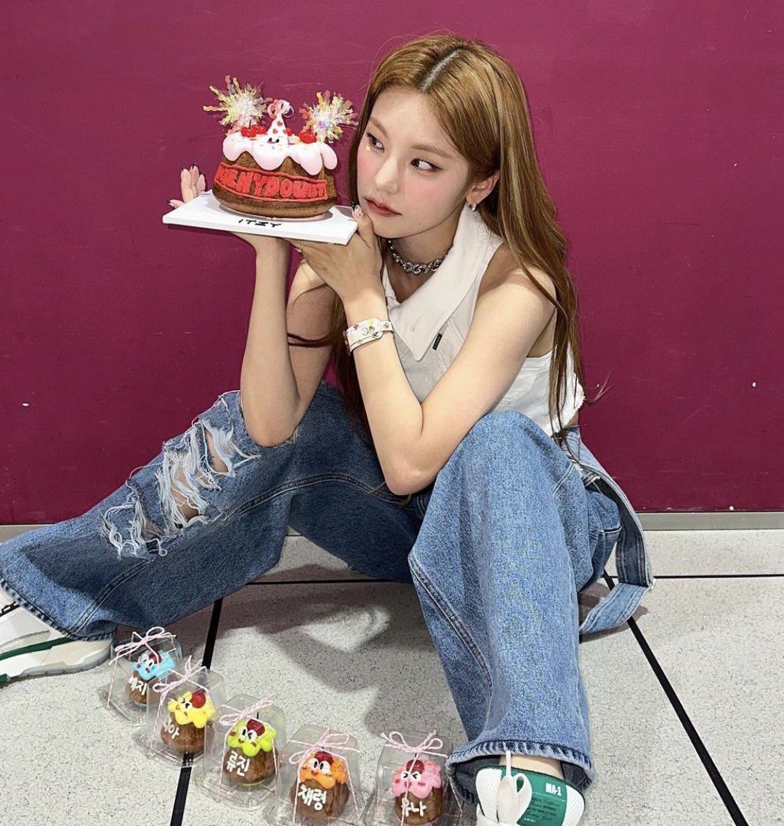 Recent activity shot of Yeji (ITZY)