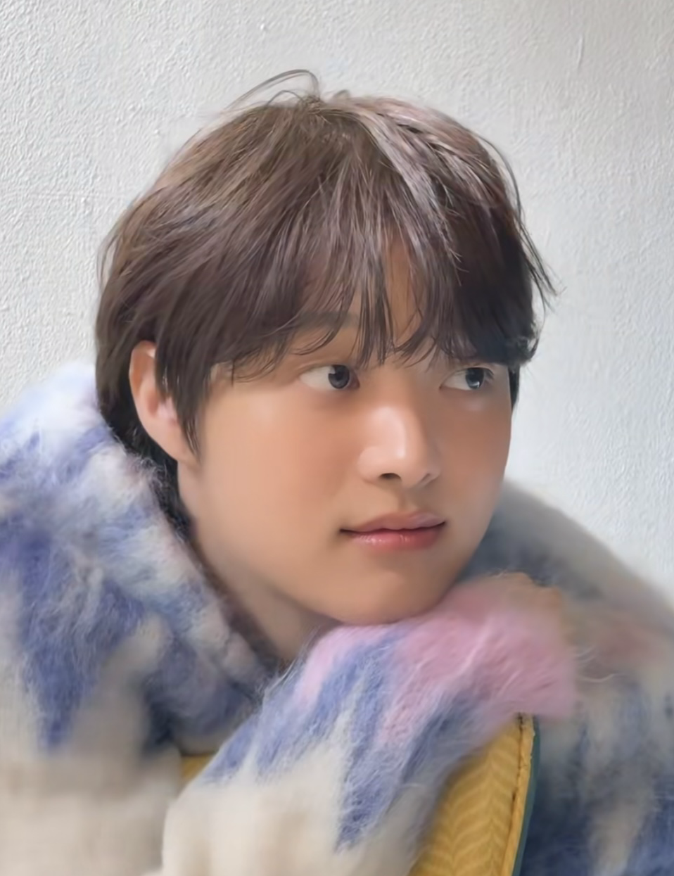 Recent activity shot of EJ (&TEAM)