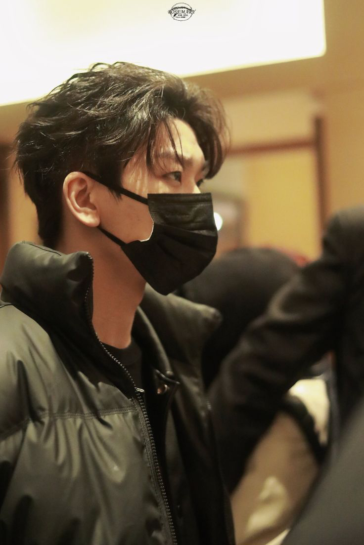 A moment captured by He Xinlong (ALPHA DRIVE ONE)'s fan