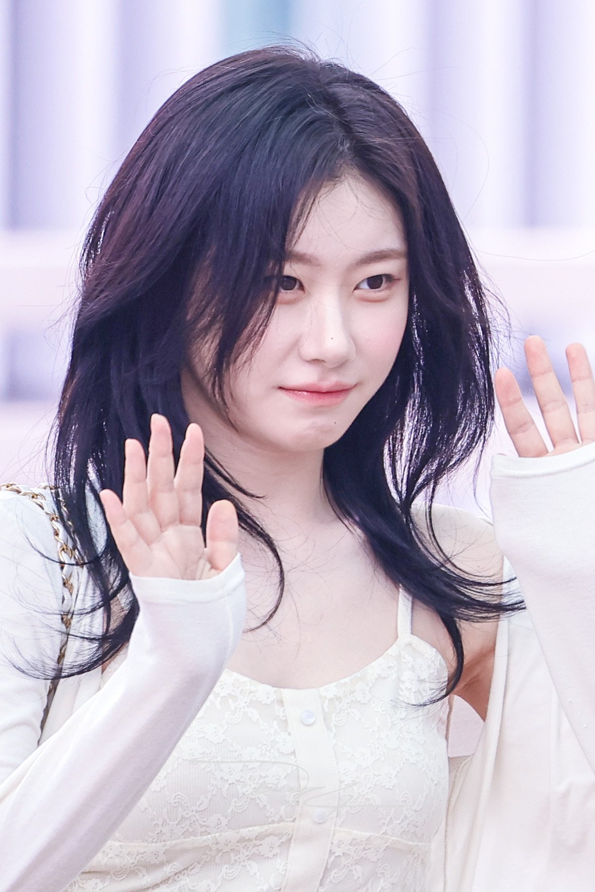Behind-the-scenes cut of Chaeryeong (ITZY)