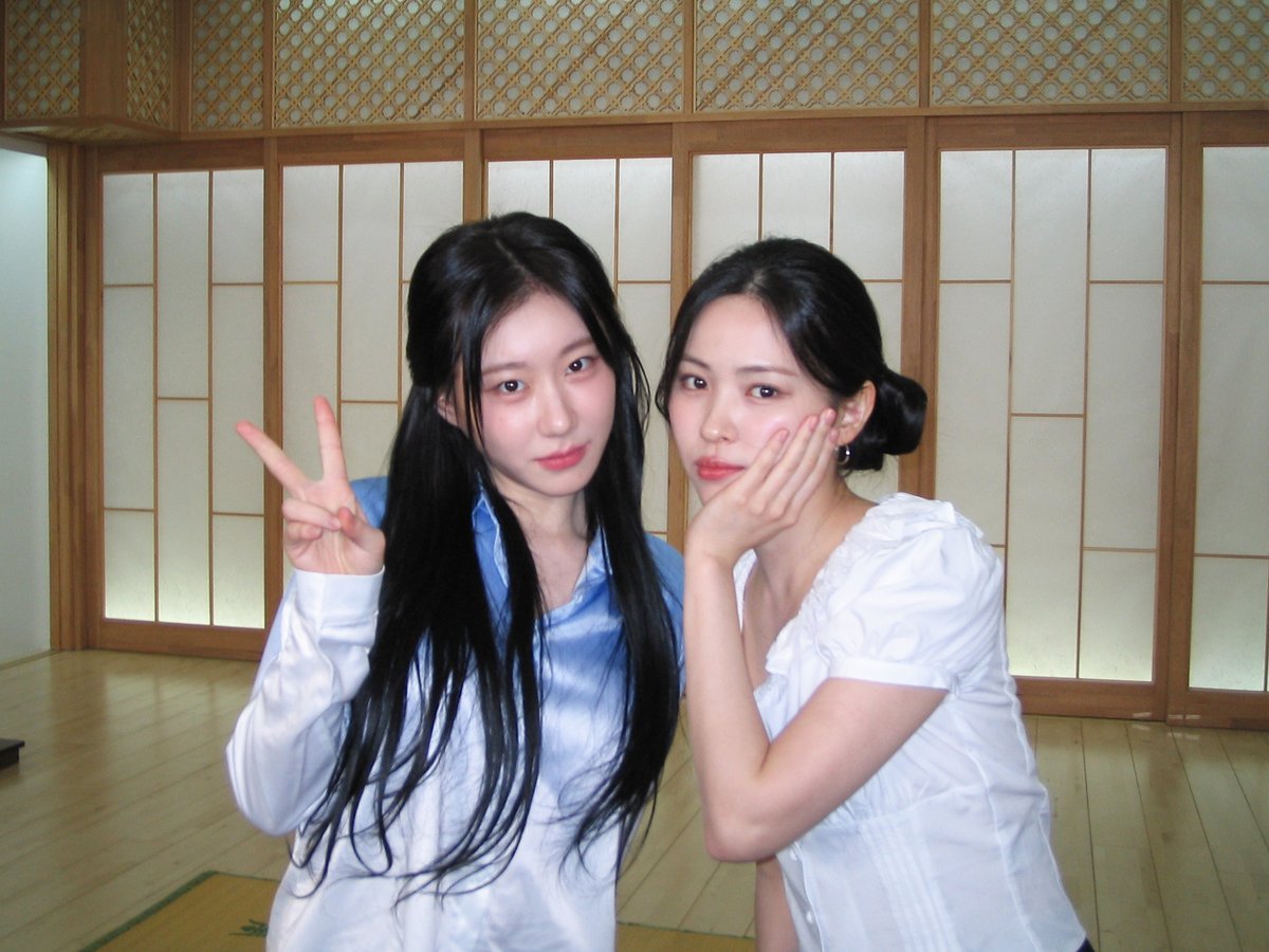 Behind-the-scenes cut of ITZY