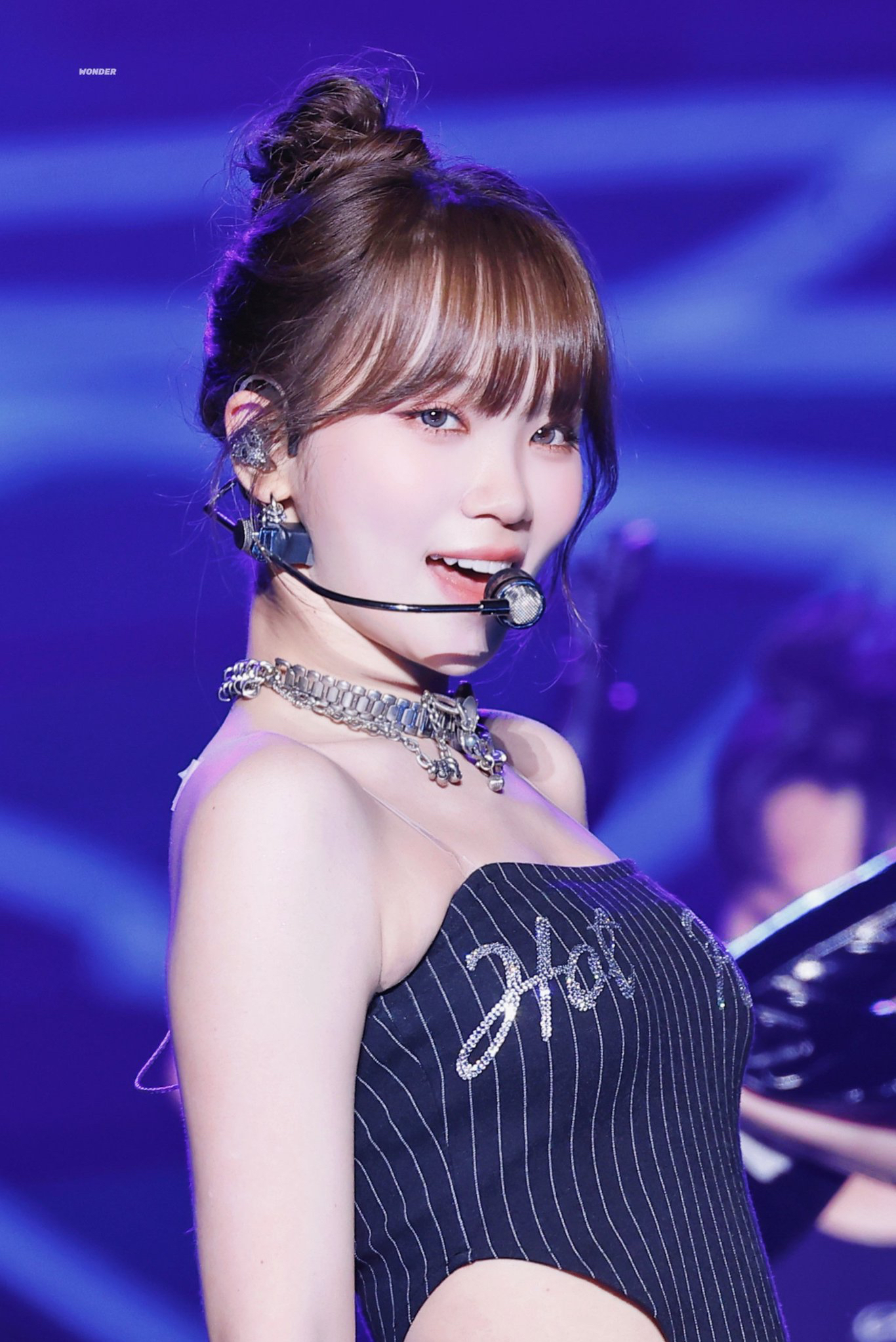 A moment captured by Kim Chaewon (LE SSERAFIM)'s fan