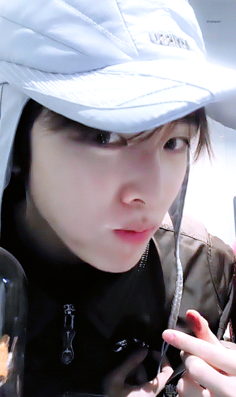 Recent activity shot of Sungchan (RIIZE)