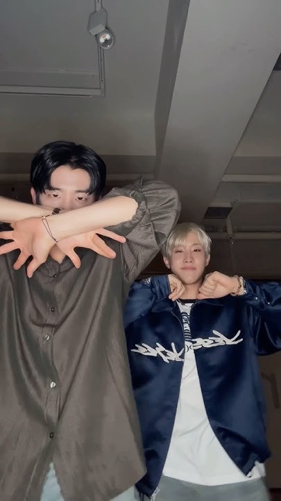 아스트로 커뮤니티에서 인기있는 오늘의 배경화면