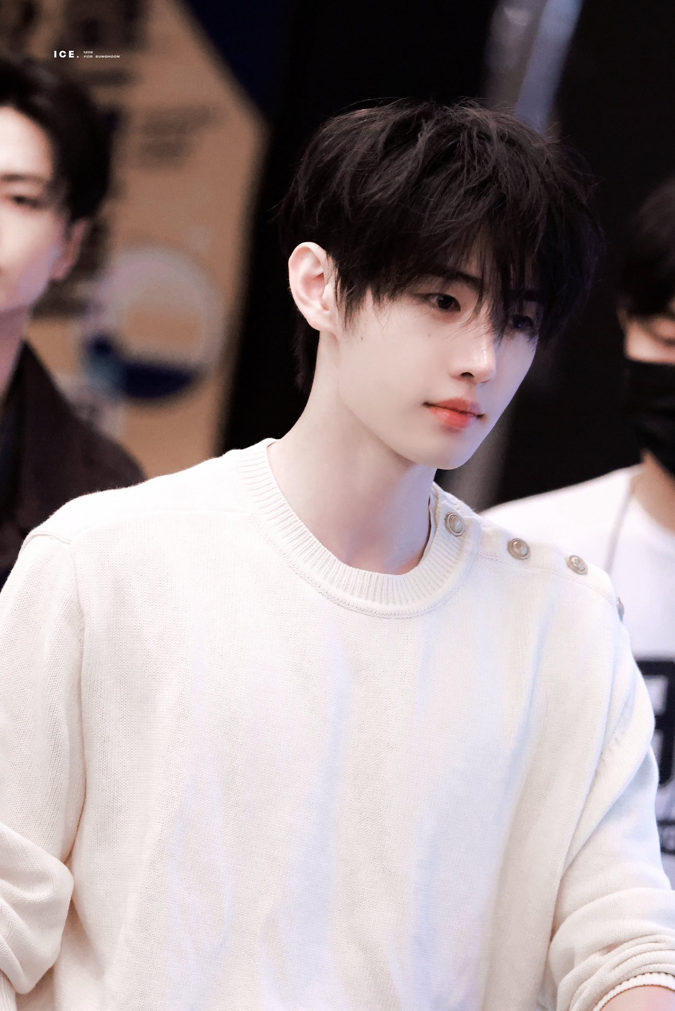 Latest photo of Sunghoon (ENHYPEN)