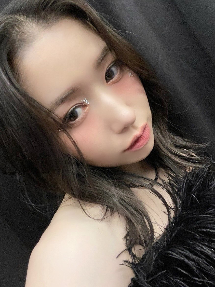Recent activity shot of Kasahara Momona (ME:I)