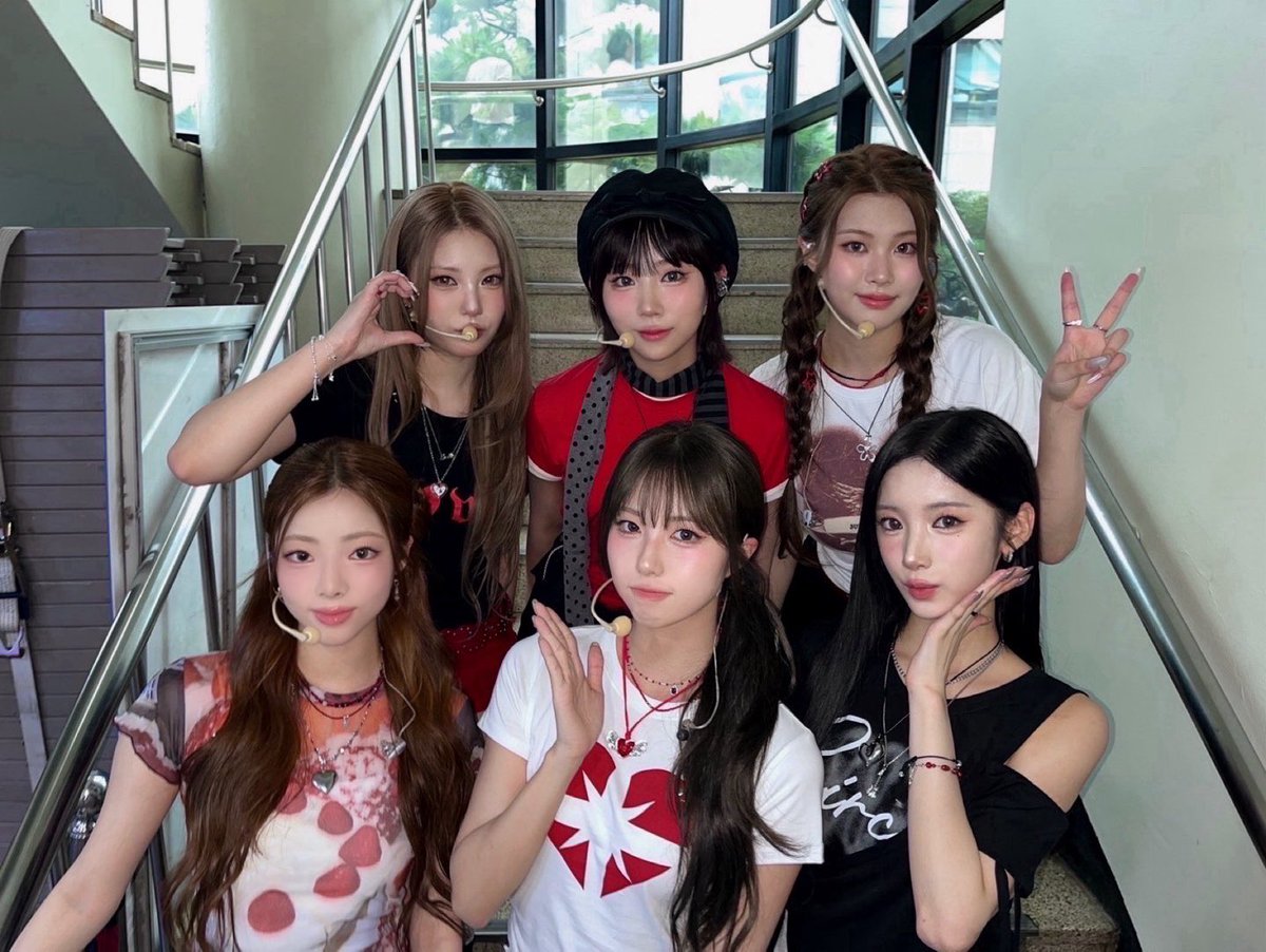 Behind-the-scenes cut of PURPLE K!SS