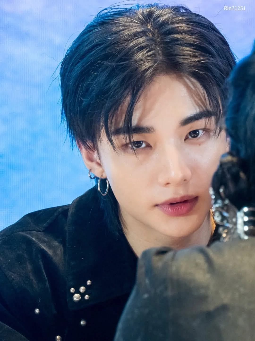 Latest photo of Hyunjin (Stray Kids)