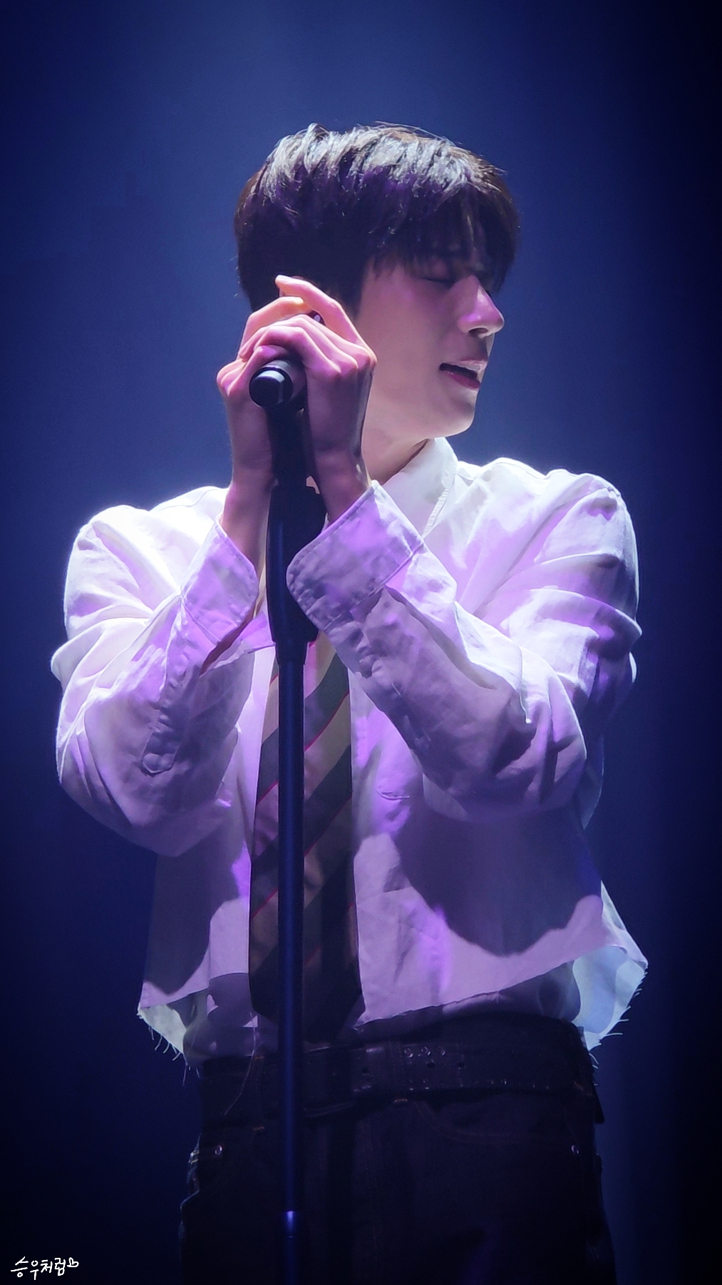 A heartfelt wallpaper shared by Han Seungwoo's fans