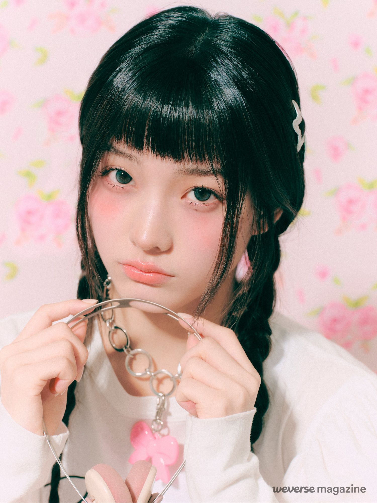 Recent activity shot of Iroha (ILLIT)