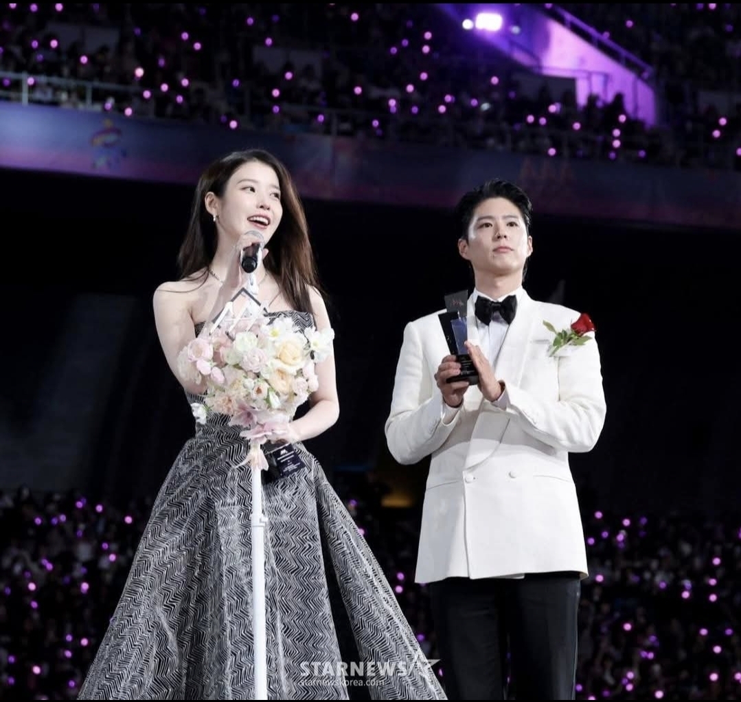 Momen yang diabadikan oleh penggemar IU