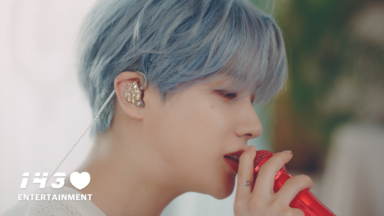 Behind-the-scenes cut of iKON