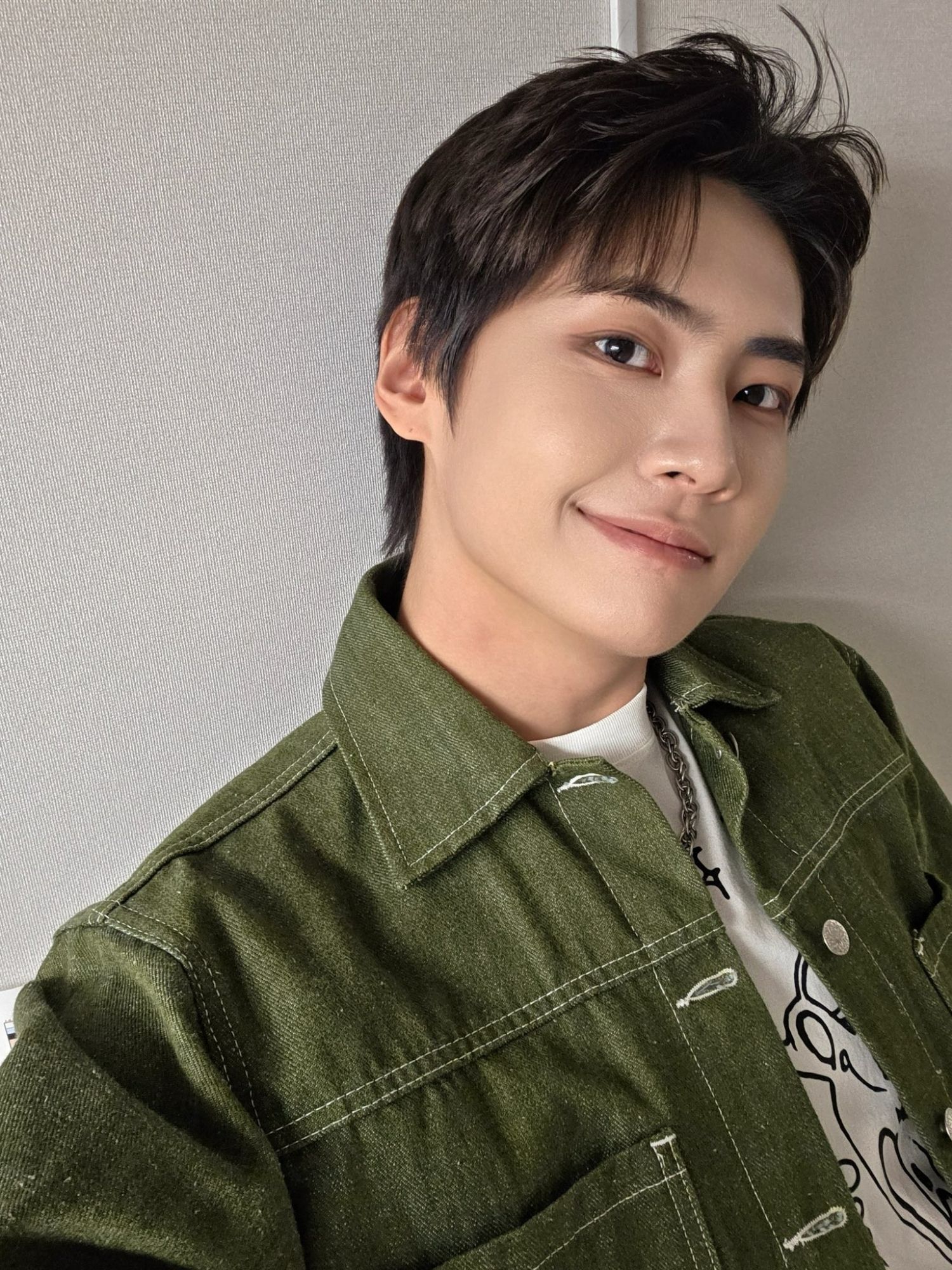 Behind-the-scenes cut of Lee Jinhyuk