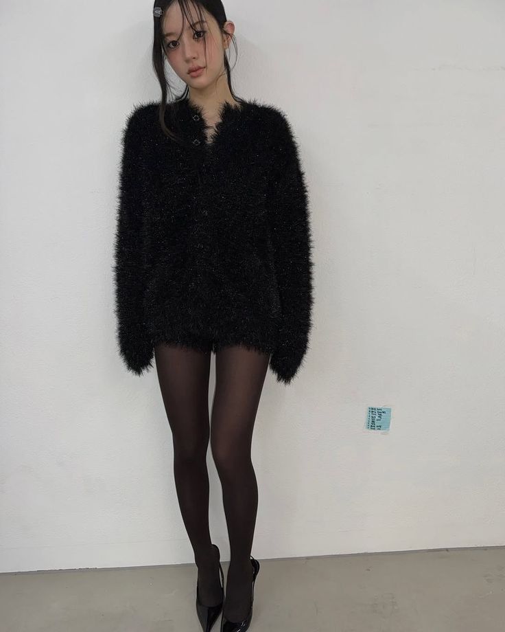 Behind-the-scenes cut of Minju (ILLIT)
