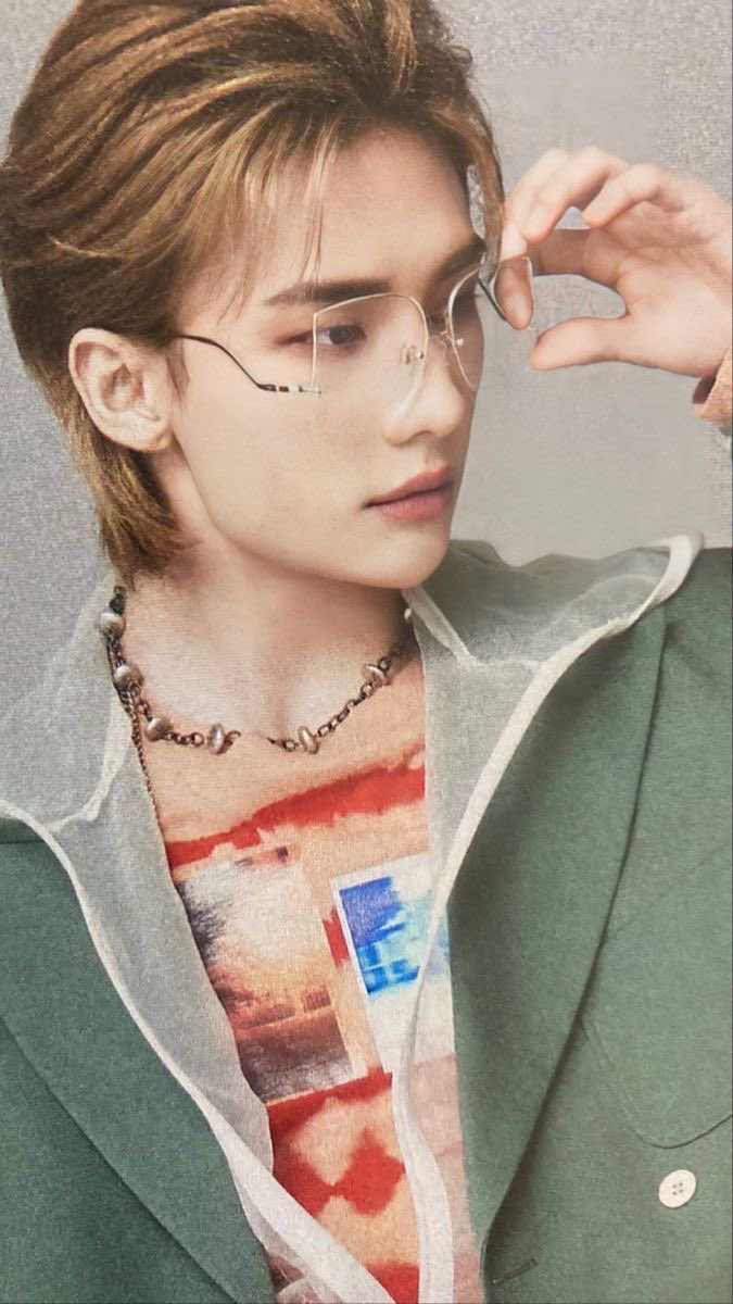 Fandom-recommended wallpaper image of Hyunjin (Stray Kids)