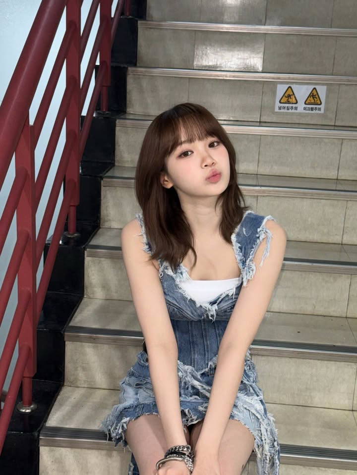 Recent activity shot of Kim Chaewon (LE SSERAFIM)