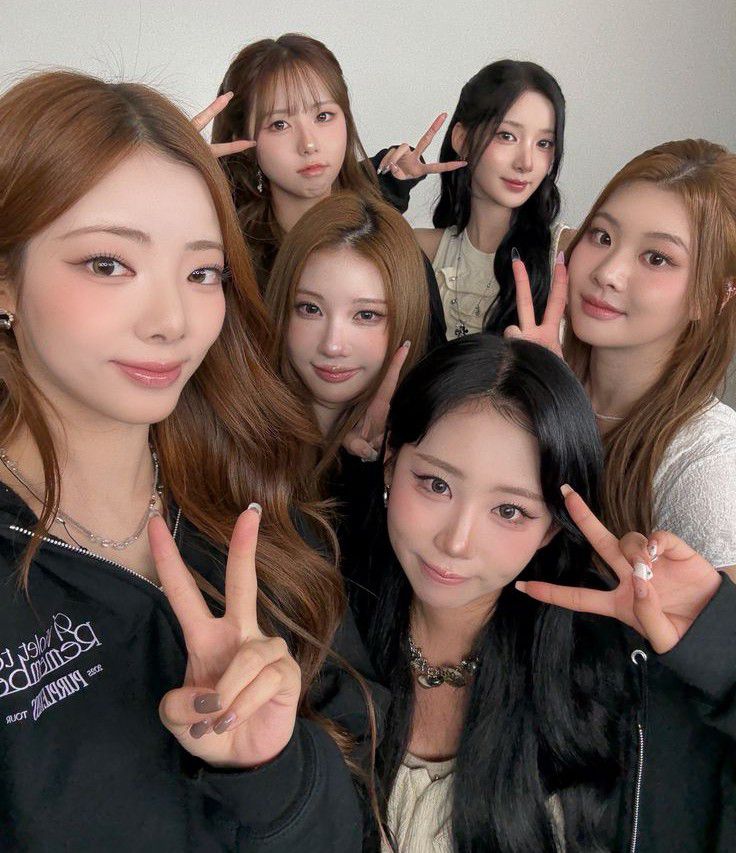 Recent activity shot of PURPLE K!SS