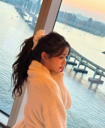 Recent activity shot of Jang Wonyoung (IVE)