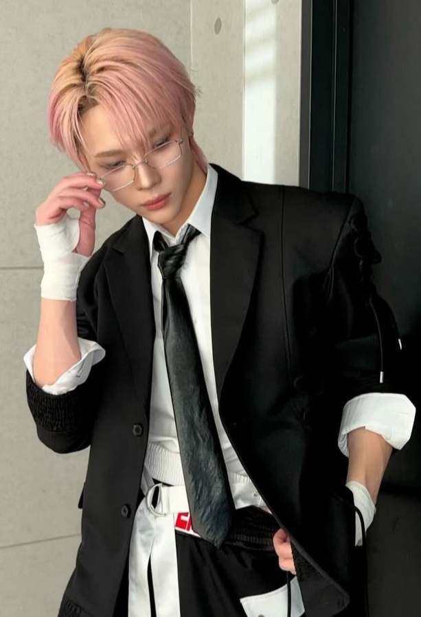 Latest photo of Nicholas (&TEAM)