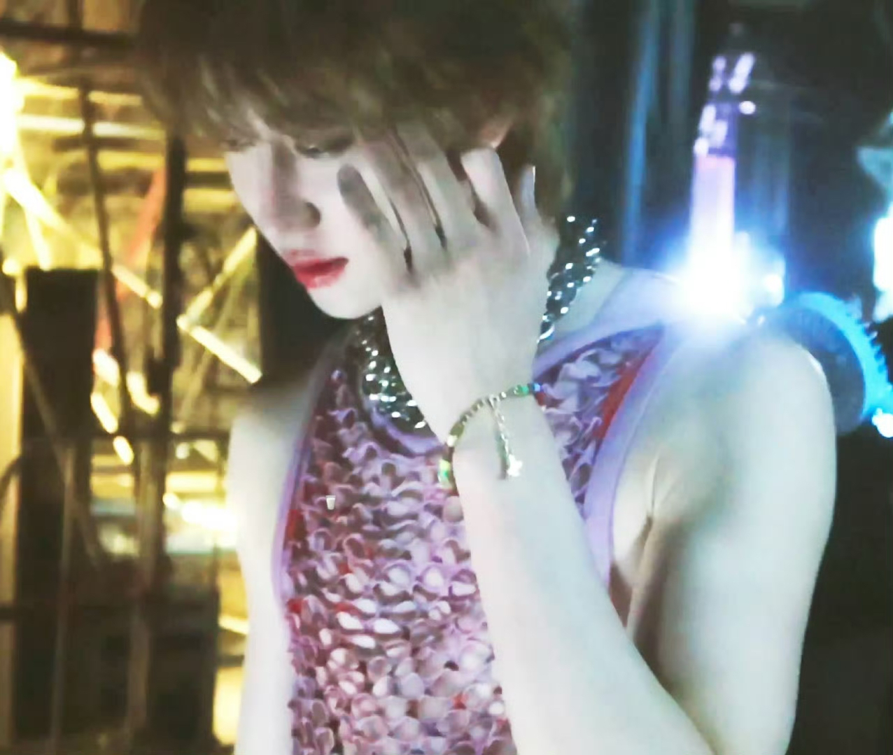 Behind-the-scenes cut of The 8 (SEVENTEEN)
