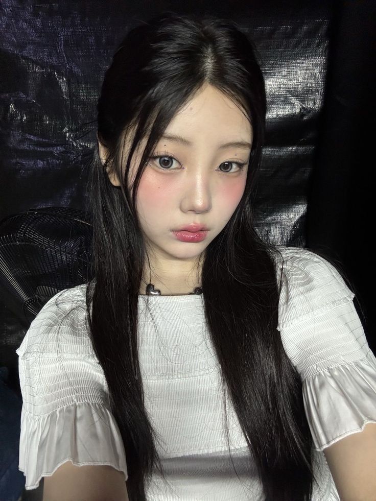 Recent activity shot of Wonhee (ILLIT)