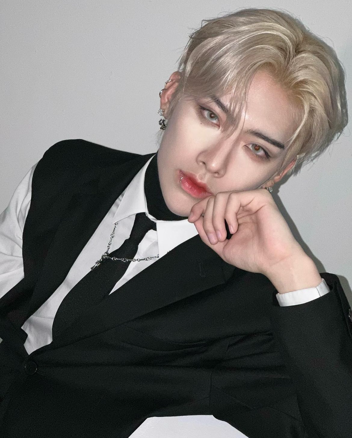 Recent activity shot of Ricky (ZEROBASEONE)