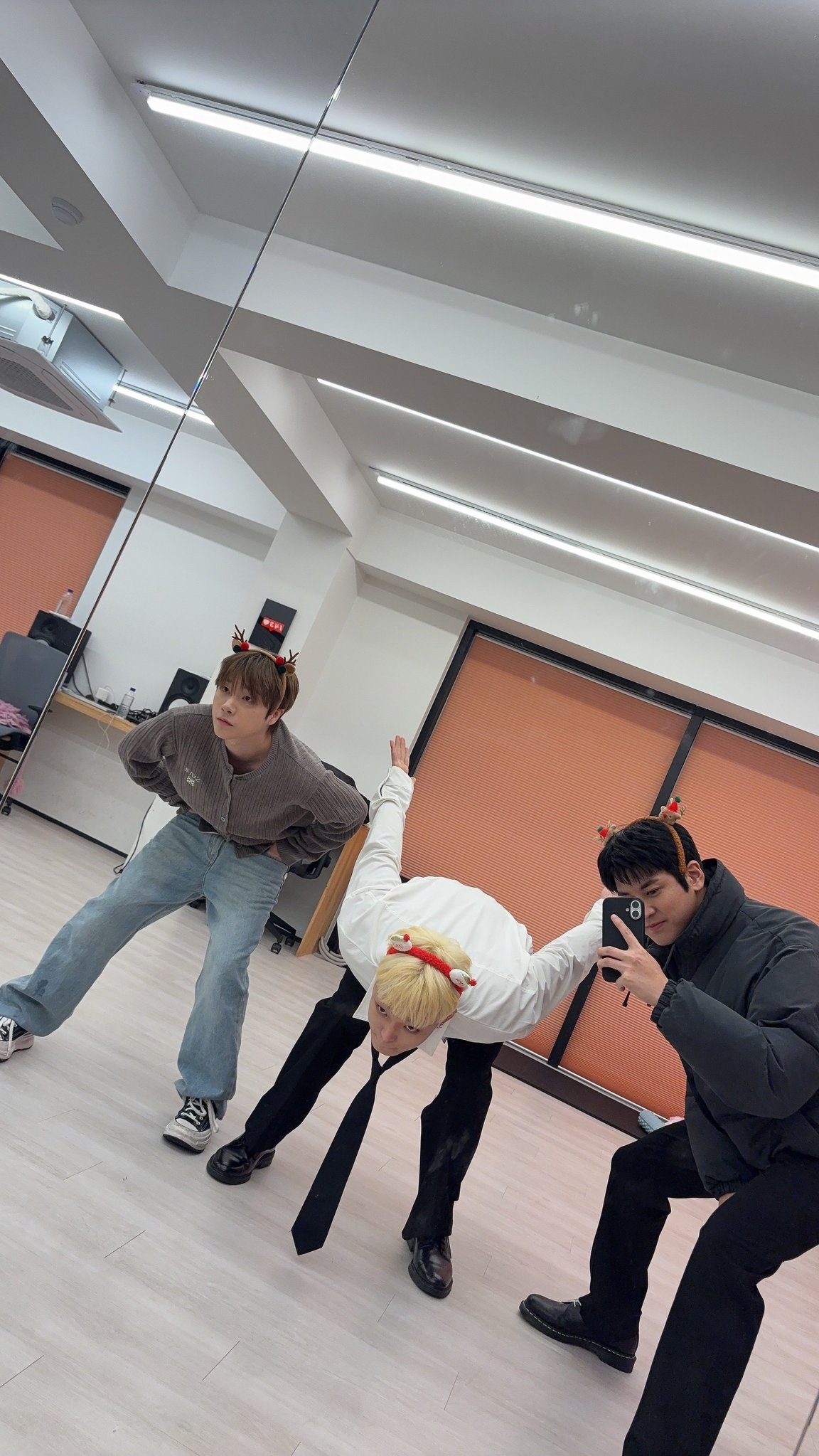 A moment captured by iKON's fan