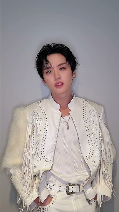 Latest photo of Lee Know (Stray Kids)