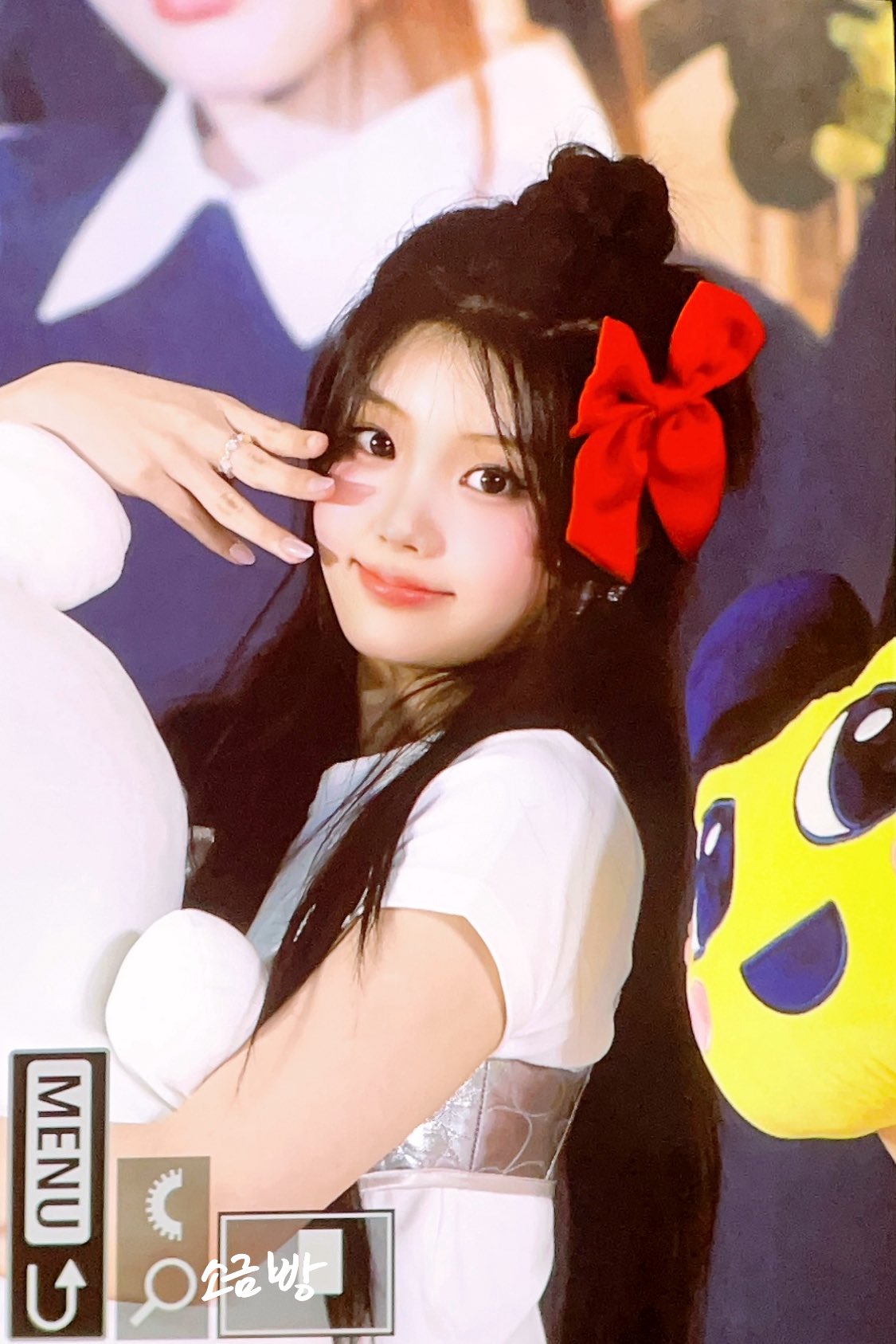 Behind-the-scenes cut of Wonhee (ILLIT)