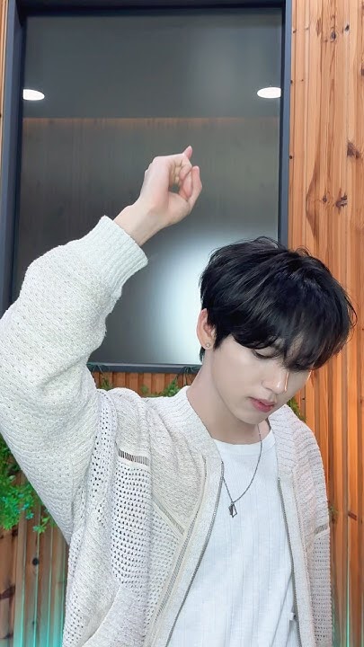 Fandom-recommended wallpaper image of Han Yujin (ZEROBASEONE)