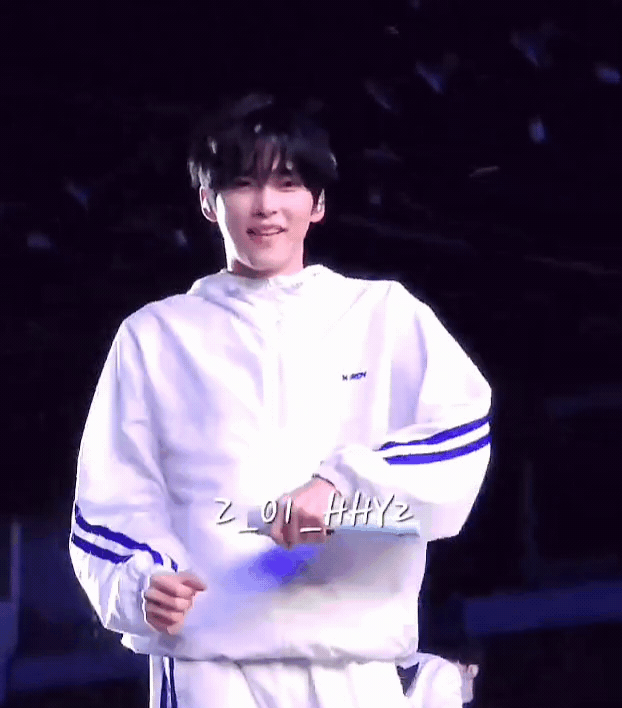 Latest photo of Sung Hanbin (ZEROBASEONE)