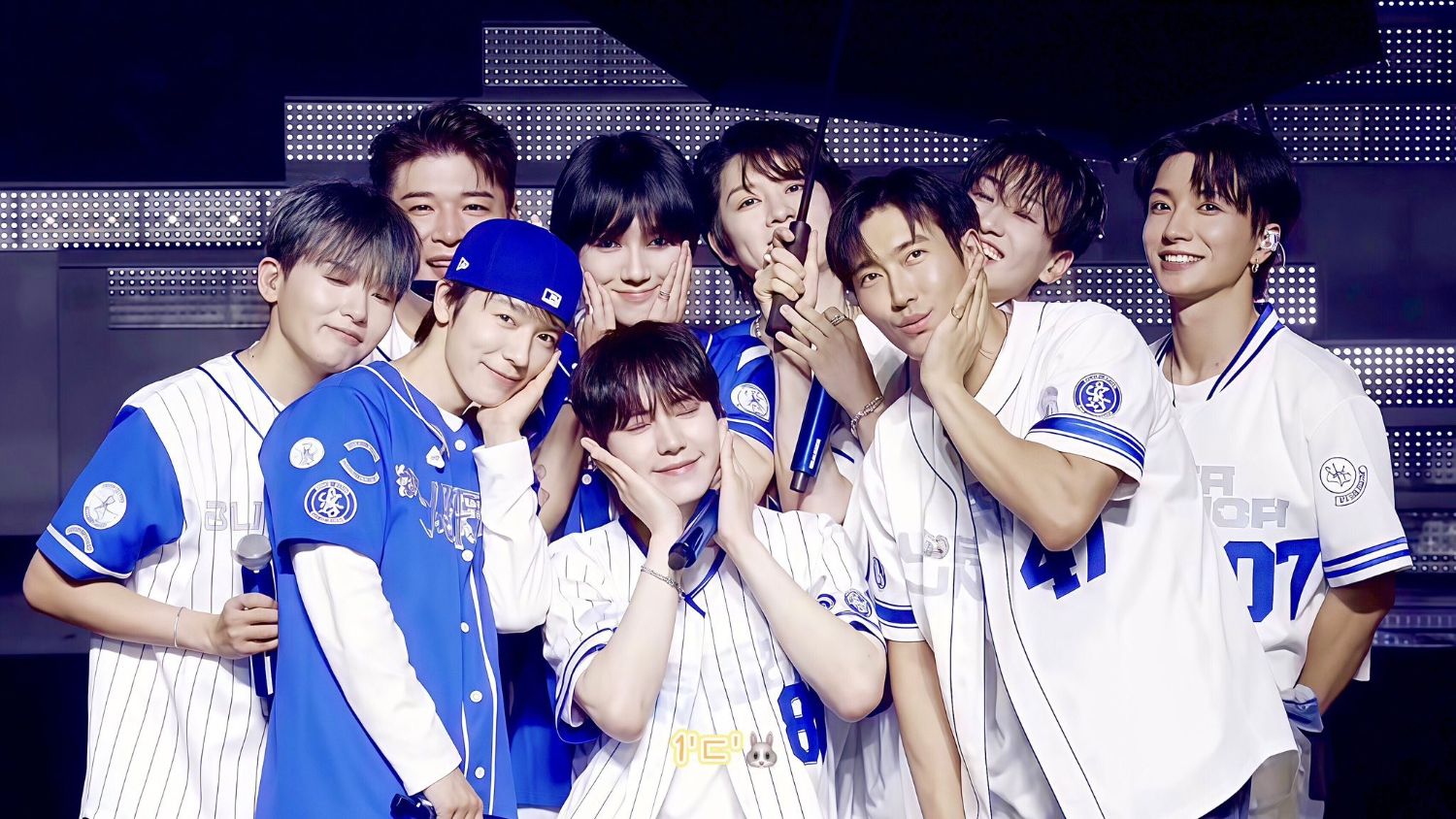 Behind-the-scenes cut of Super Junior