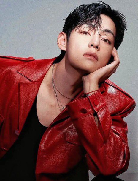 Latest photo of V (BTS)