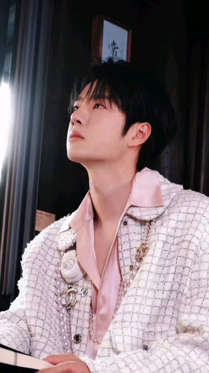 Behind-the-scenes cut of Wang Yibo