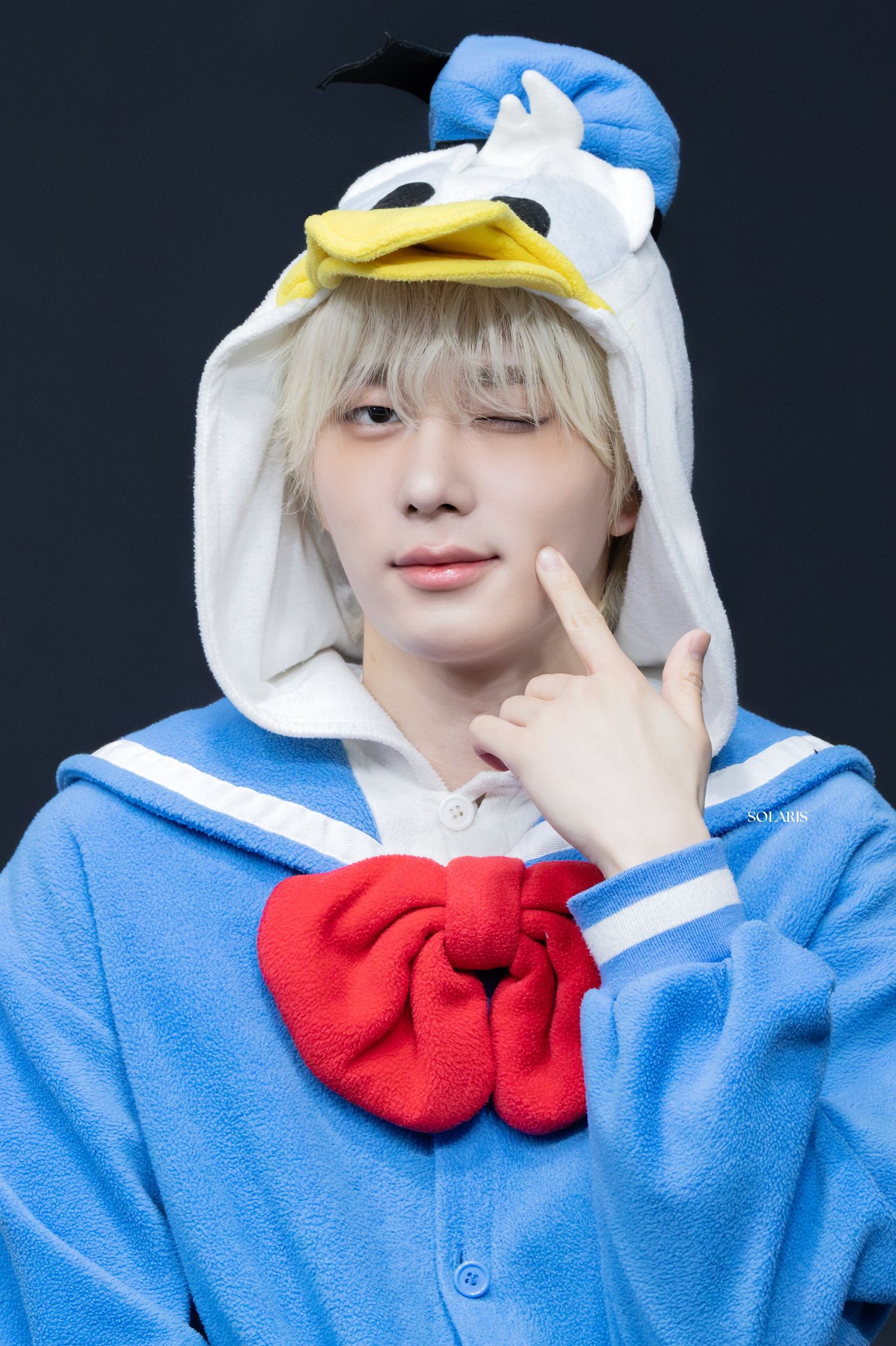 Foto terbaru THEO (P1Harmony)