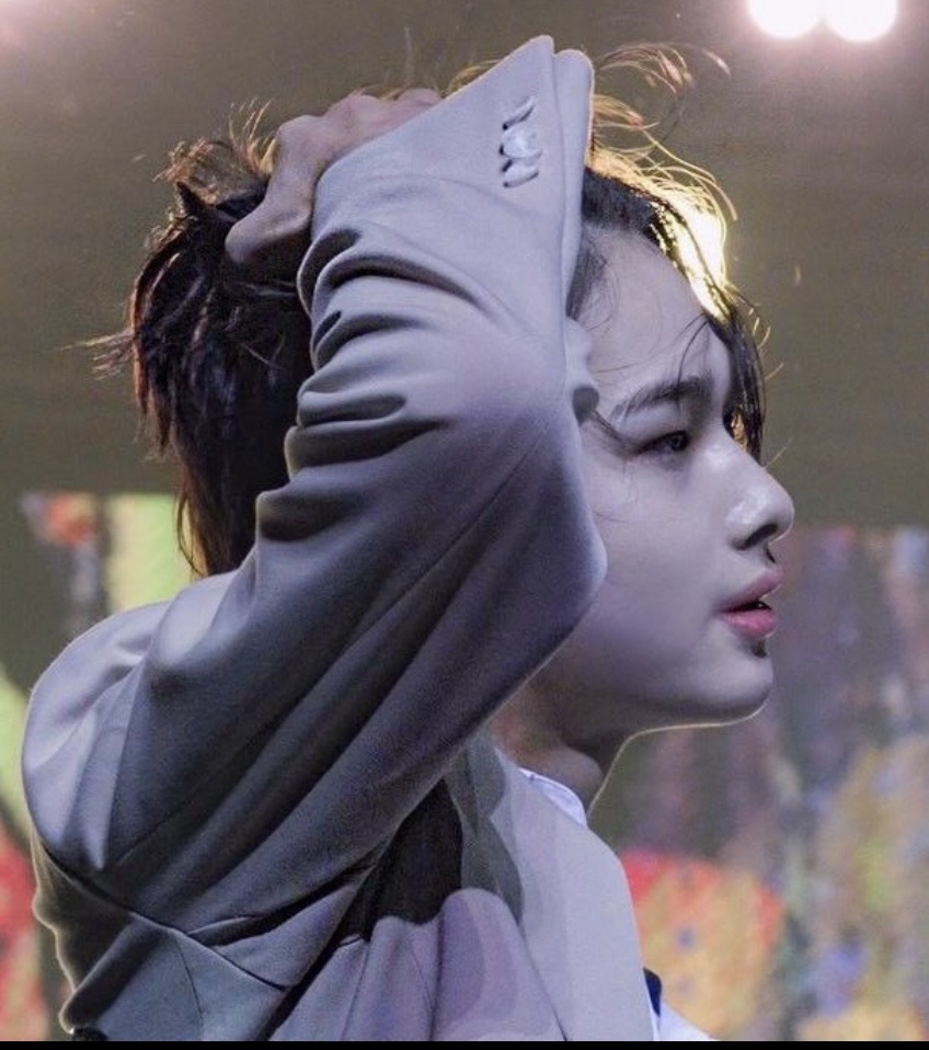 Behind-the-scenes cut of NI-KI (ENHYPEN)