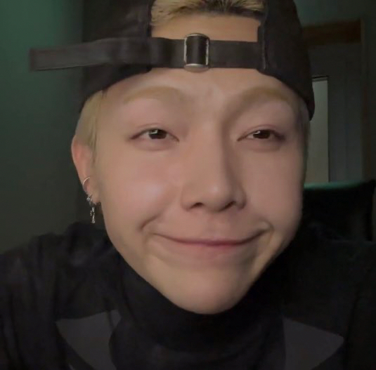 A moment captured by Nicholas (&TEAM)'s fan