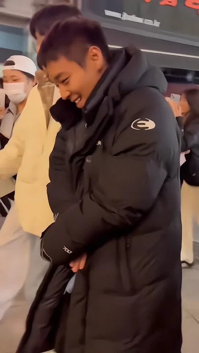 Today's most popular wallpaper in the Park Jihoon community