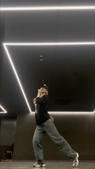 Behind-the-scenes cut of Sakaguchi Rino (IS:SUE)