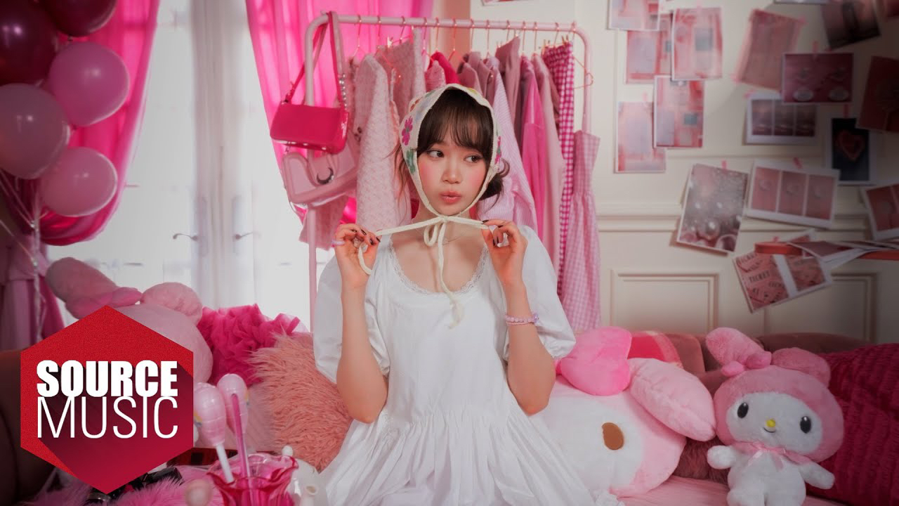 Latest photo of Kim Chaewon (LE SSERAFIM)