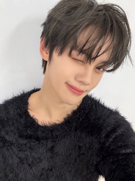 Recent activity shot of Kim Gyuvin (ZEROBASEONE)