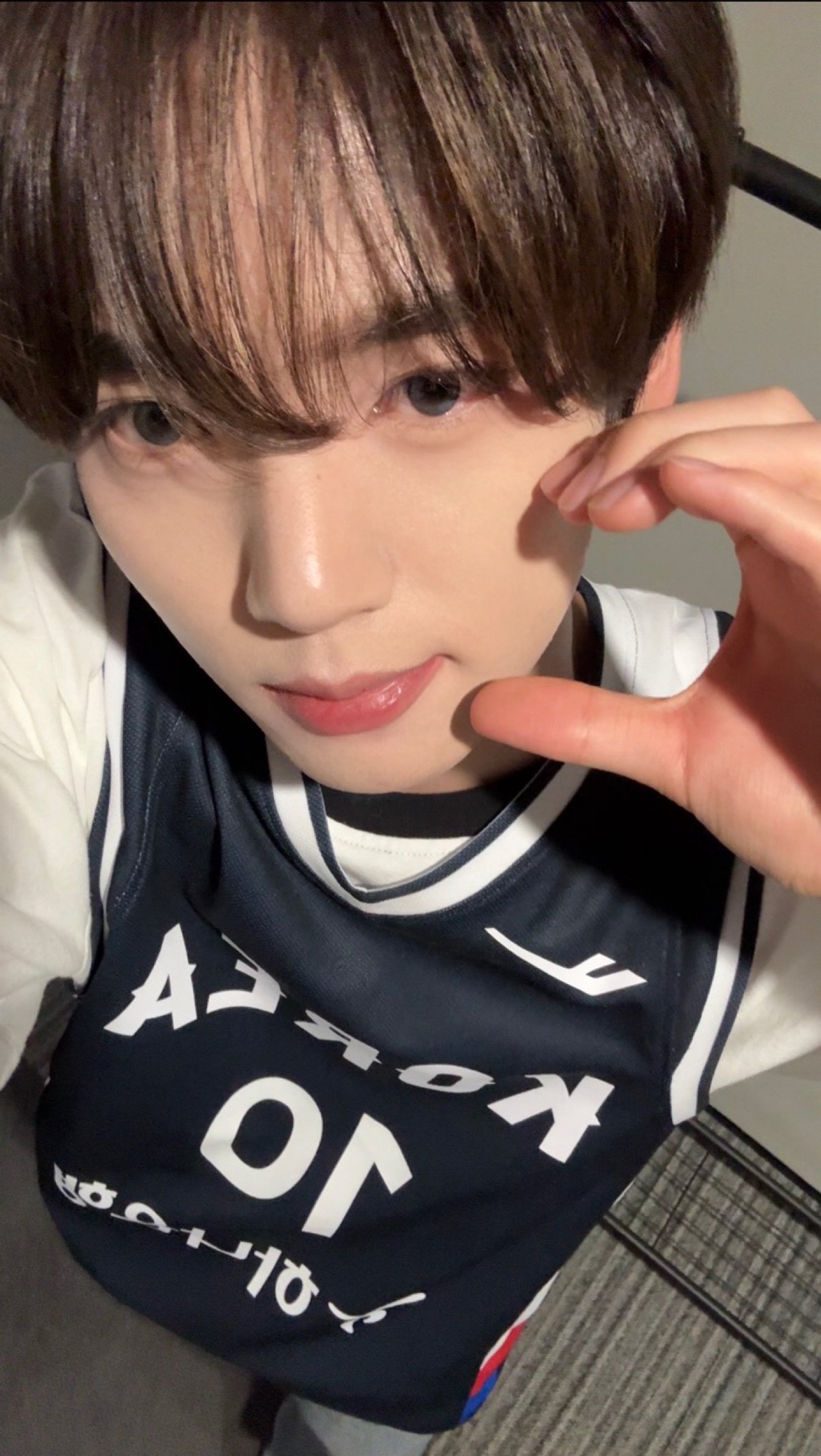 Recent activity shot of Han Yujin (ZEROBASEONE)