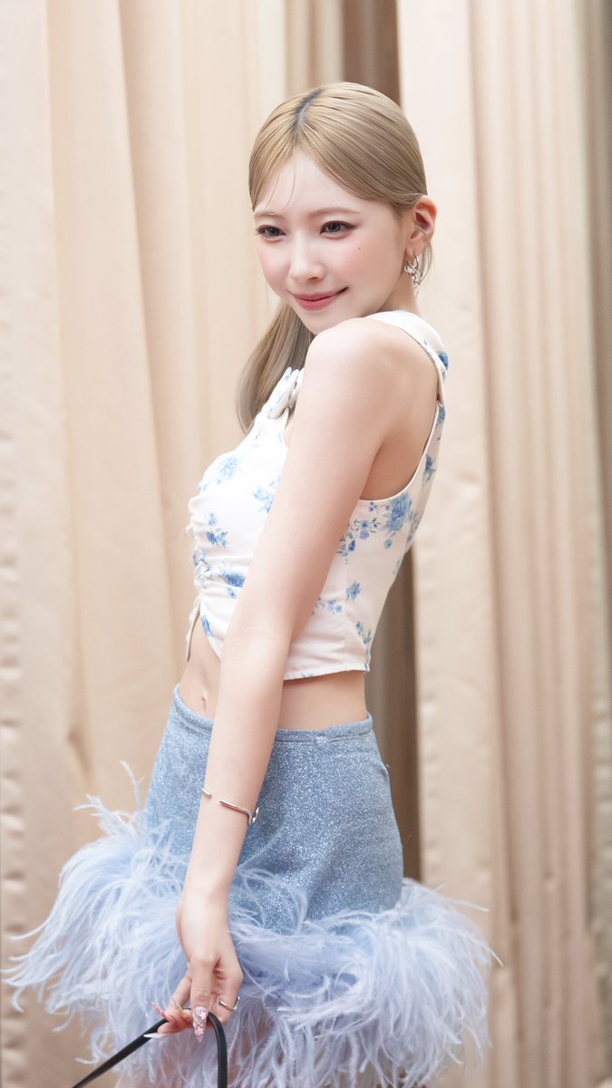 A moment captured by NiziU's fan