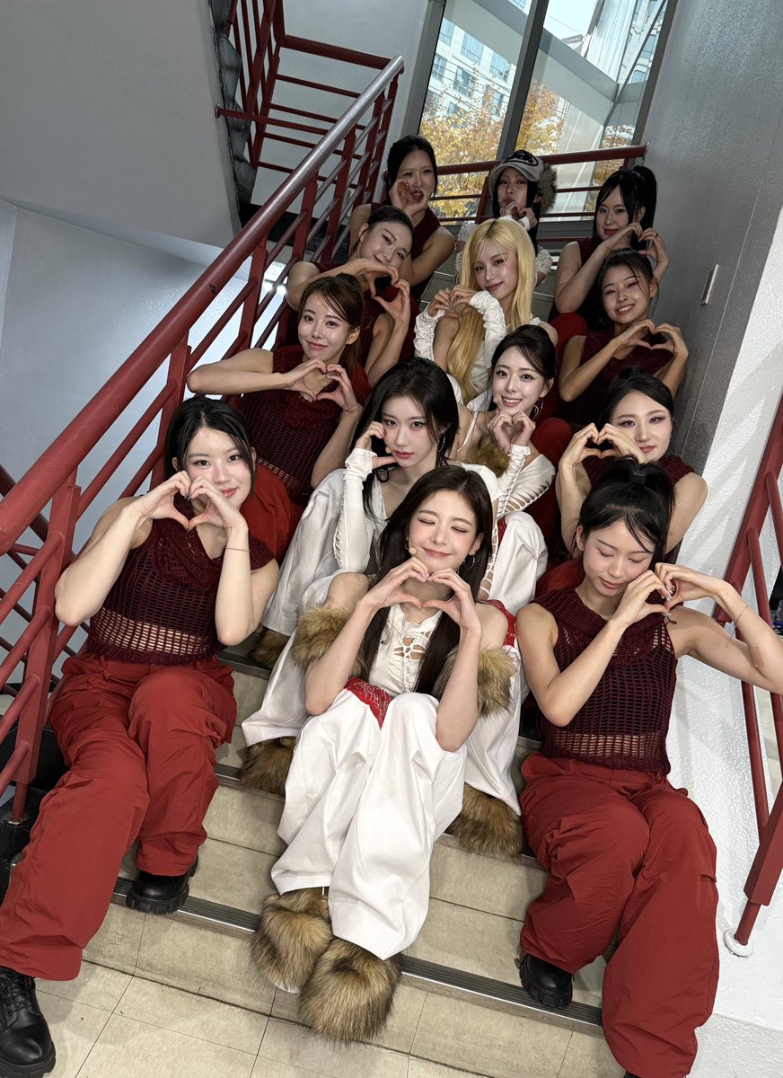 ITZY의 비하인드 컷