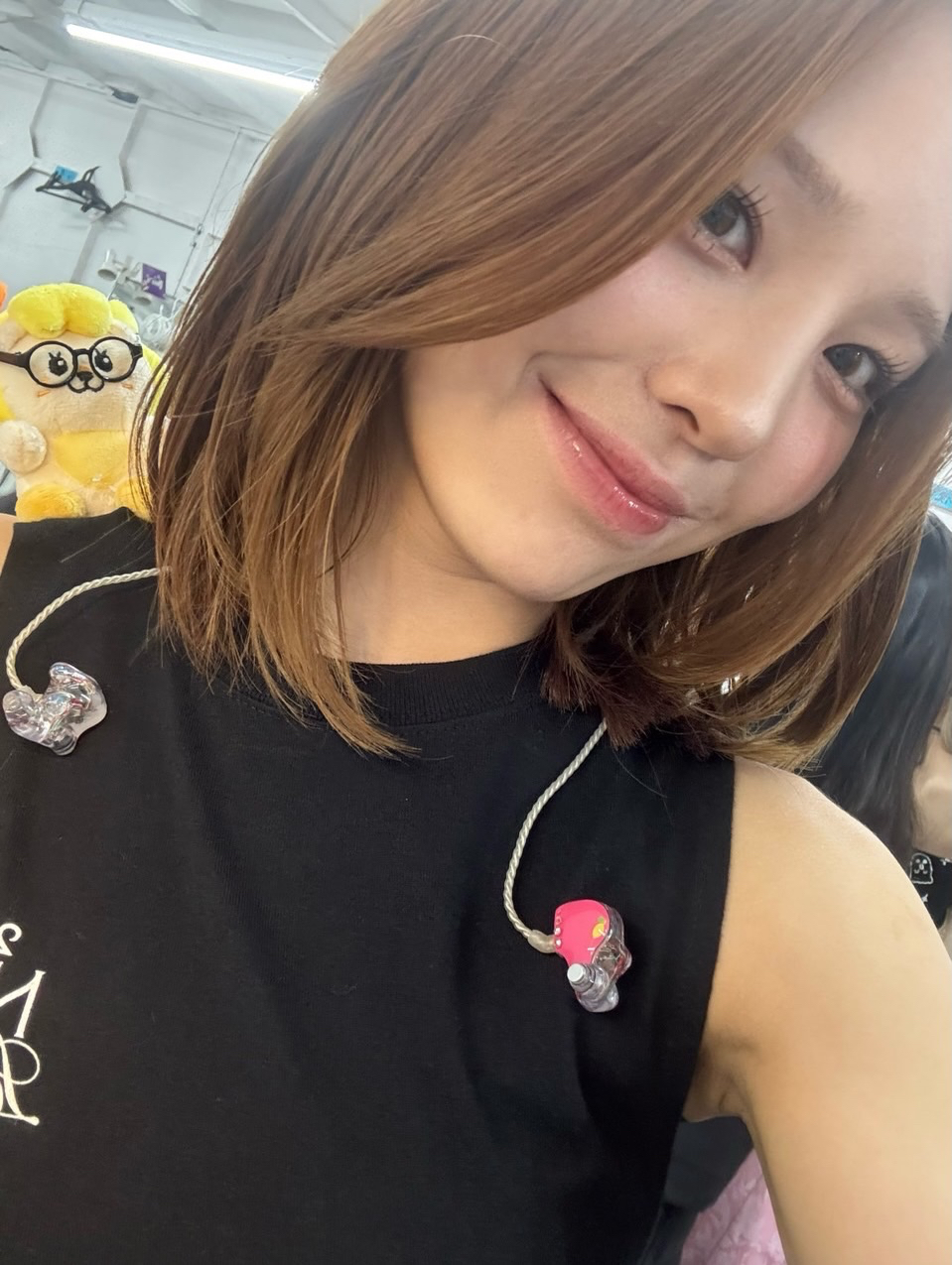 Behind-the-scenes cut of Mako (NiziU)