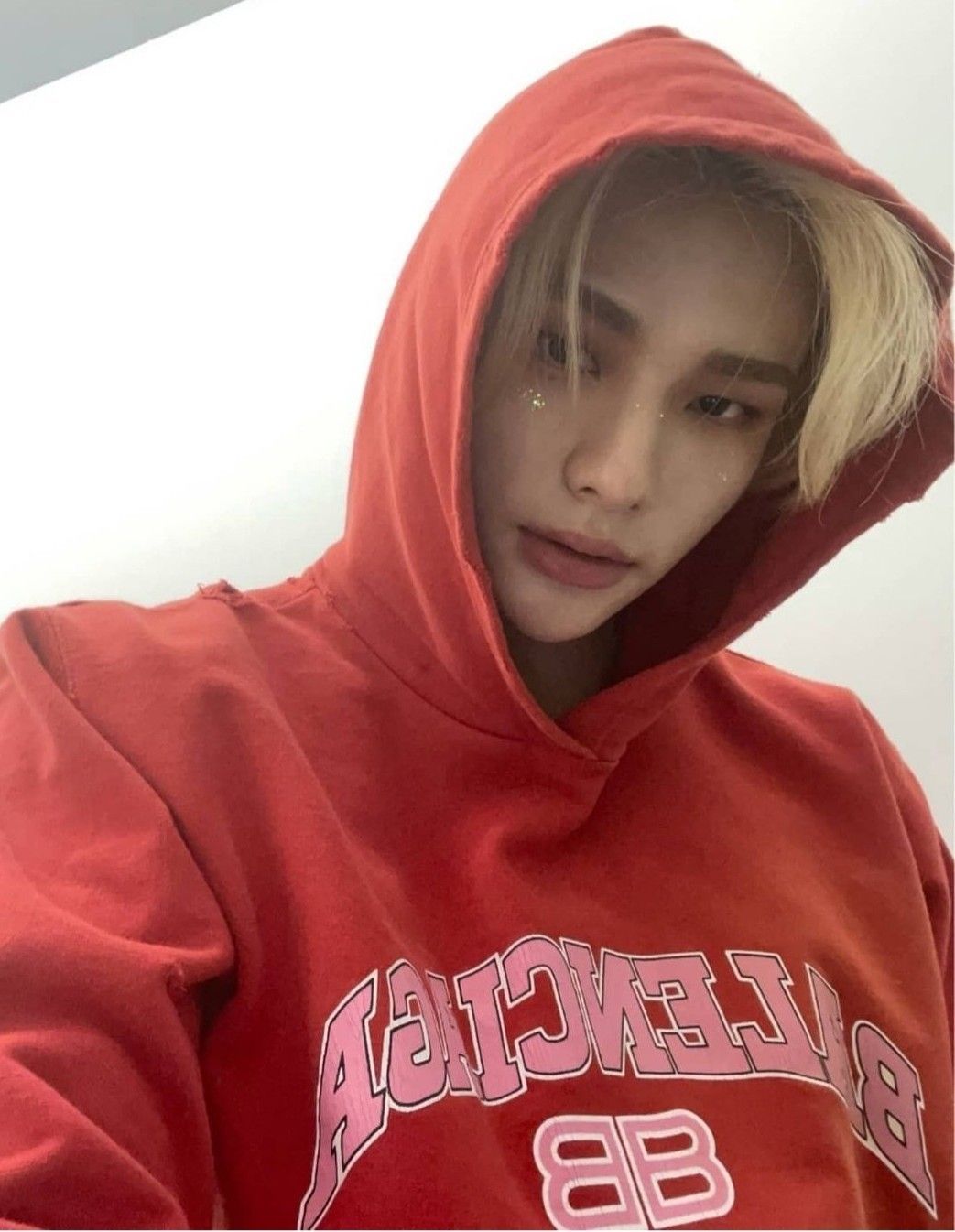 Latest photo of Hyunjin (Stray Kids)
