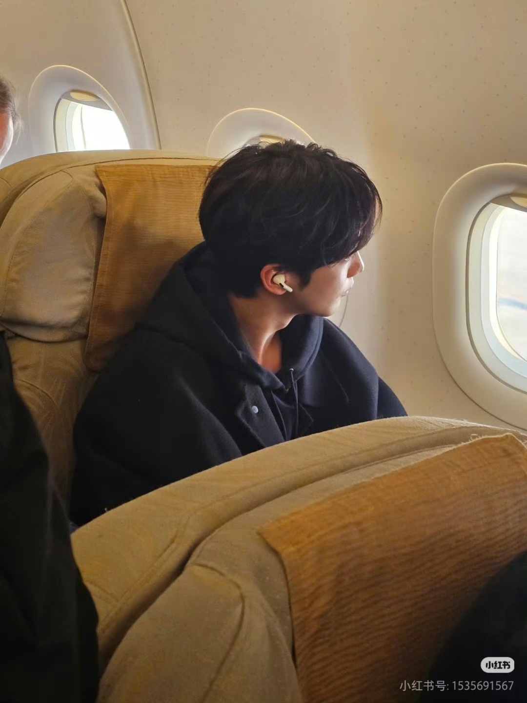 A moment captured by Kim Yohan (WEi)'s fan