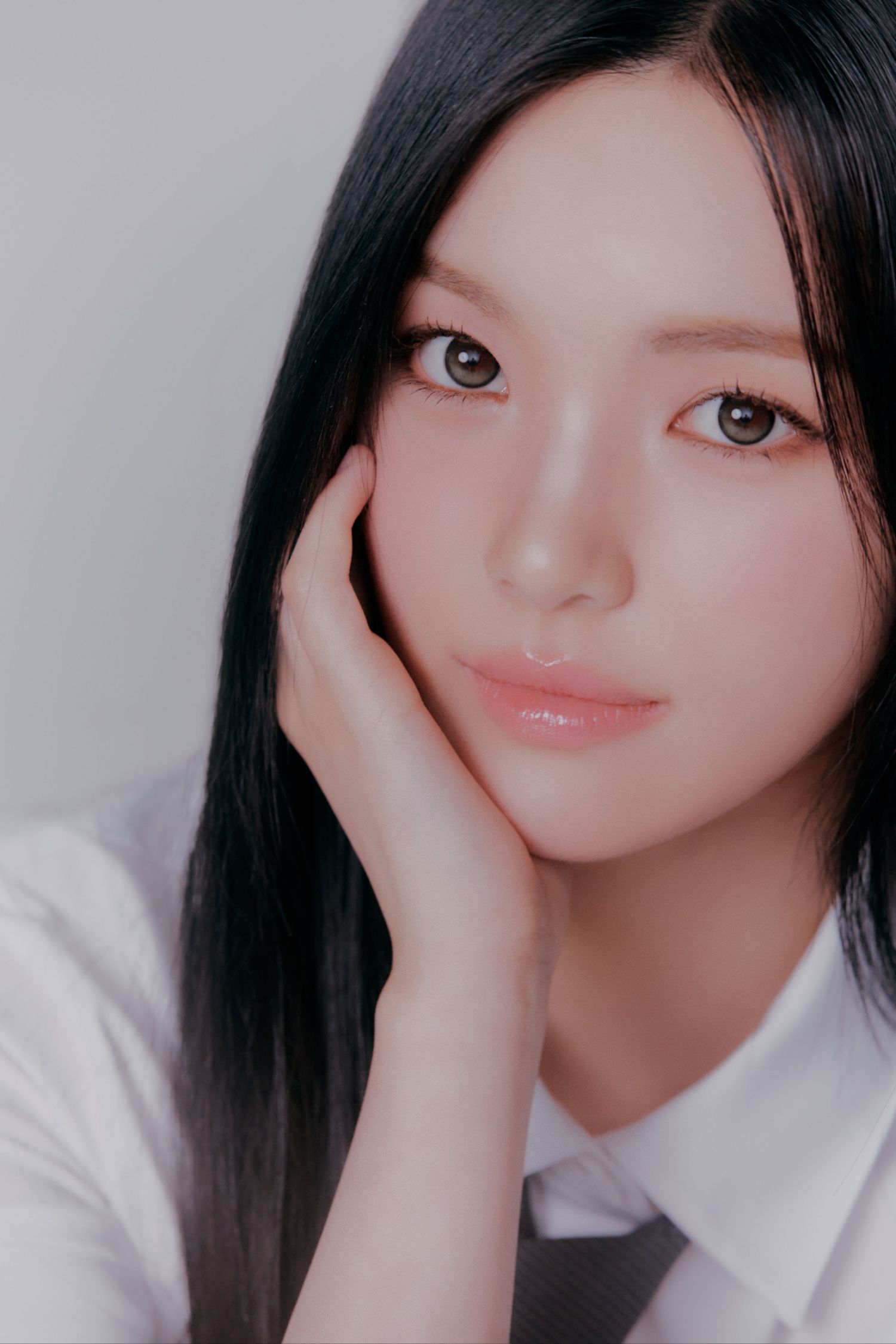 A moment captured by Yuha (Hearts2Hearts)'s fan